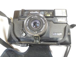 Retro régi fényképező gép fényképezőgép tokjában- Minolta Hi-Matic AE