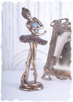 Ballerina statue