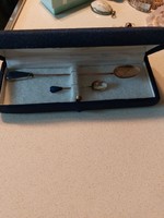Ezüst kanalak lapis lazulival saját dobozában