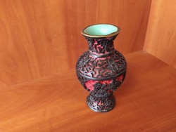 (K) interesting little vase