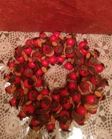 Large decoration wreath with Christmas rosehips for the door, recommend!