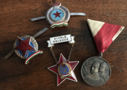 Medal, badge package