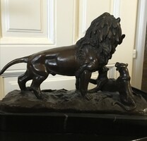 Lion bronze statue