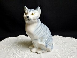 Nagyon aranyos porcelán zerna cica, macska 19 cm