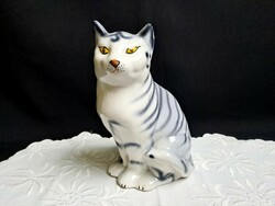 Nagyon aranyos porcelán zerna cica, macska 20 cm