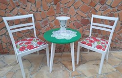 Gyönyörű békebeli kör asztal és 2 db szék pipacs mintával bútor régiségek nosztalgia