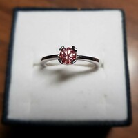 14 Kt white gold 0.5 ct pink brill ring
