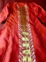 Indian silk dress with gold decoration, thin linen lining