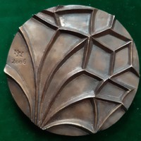 Kiss György: Nyírbátori gótika, bronz kisplasztika, 117 mm