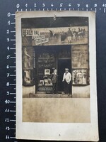 Régi bolti fotó, képeslap Bérczi Pál szíjgyártő, bőröndös