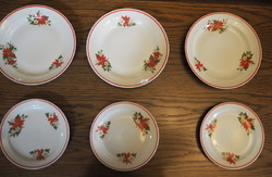 Zsolnay porcelán mikulásvirág mintás  tányérok 6 db.
