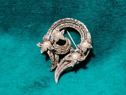 Brooch with flowers (620)