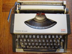 Retro Írógép AEG OLYMPIA Traveller de Luxe