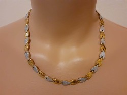 Very nice gold and silver colored necklaces (necklace)