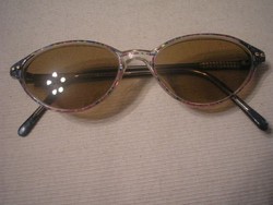 N3 retro sunglasses with colorful frames have little even sprung size in the picture