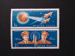 1962 Az első csoportos űrrepülés **