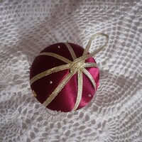 Karácsonyi bordó selyem kézműves gömb