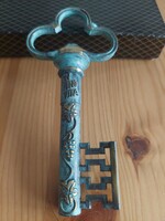 Nicely crafted copper key corkscrew