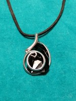 Black crystal pendant (657)