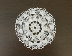 Beautiful flawless crocheted tablecloth, showcase lace + 1 gift with a tiny flaw