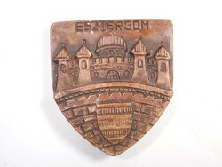 Régi Kerámia égetett agyag falikép akasztható- vár címer Esztergom - szuvenír, turista emlék
