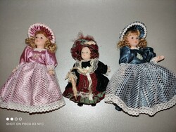 Porcelán kis méretű baba babaházi babák újszerű állapot három darab
