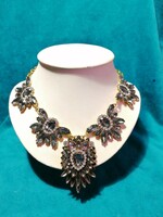 Elegant collars with dark rhinestones (670)