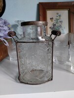 Rusztikus dekoráció, fém keretes üveg váza 19 cm magas