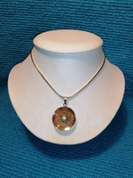 Gold-colored pendant with pearls (77)