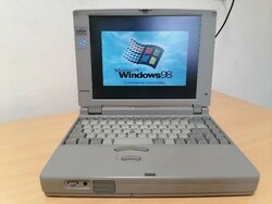 Toshiba retro laptop, immaculate exterior, flawless operation, 23 years old