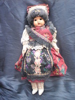 Kalocsai folk costume, antique 19th century, paper mache doll, in the condition shown in the photos.