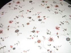 Beautiful vintage floral bedding