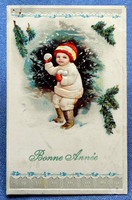 Antik dombornyomott Újévi üdvözlő litho képeslap hógolyót dobó kisfiú
