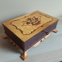 Intarziás fa doboz, zárható ékszertartó