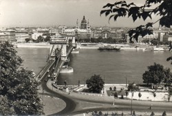 074 --- Running postcard Budapest - panorama