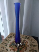 Gyönyörű kék színű szakított üveg váza