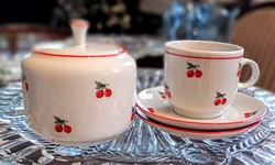 Foglalt Alföldi cseresznyés kávés csésze ,cukortartó, 2db alátét tányér