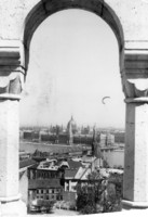 099 - futott képeslap, Budapest - látkép a Halászbástyáról egy már nem létező hídra