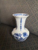Duchov (dux) porcelain vase, Czechoslovakia (1947-1988)