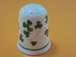 Szerencsehozó angol jelzett porcelán gyűszű lóhere lóherés Queen s fine bone China Made in England