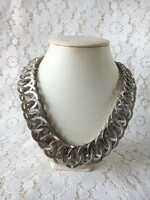 Vastag, látványos ezüst színű nyaklánc