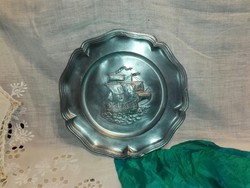 Tin wall plate with a 3D sailing ship in the middle!