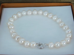 Freshwater cultured pearl bracelet 14k white gold