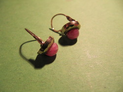 8 and 14 carat (333-585) gold (child?) Earrings pink stone 1.54 grams
