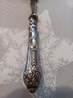 Dessert shovel with silver handle