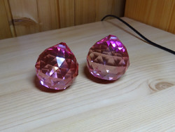 Feng shui crystal ball, 4 cm, scatters light beautifully.