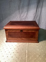 Old wooden jeweled treasure chest with leaves 27x20x14 cm.