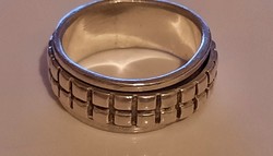 Forgó közepű, ezüst gyűrű
