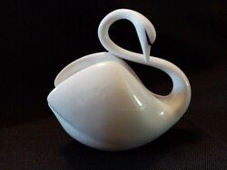 Hollóházi hattyú porcelán figura
