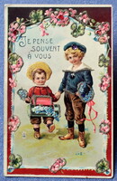 Antik dombornyomott  glitteres flitteres üdvözlő litho képeslap  gyerekek virággal lóhere